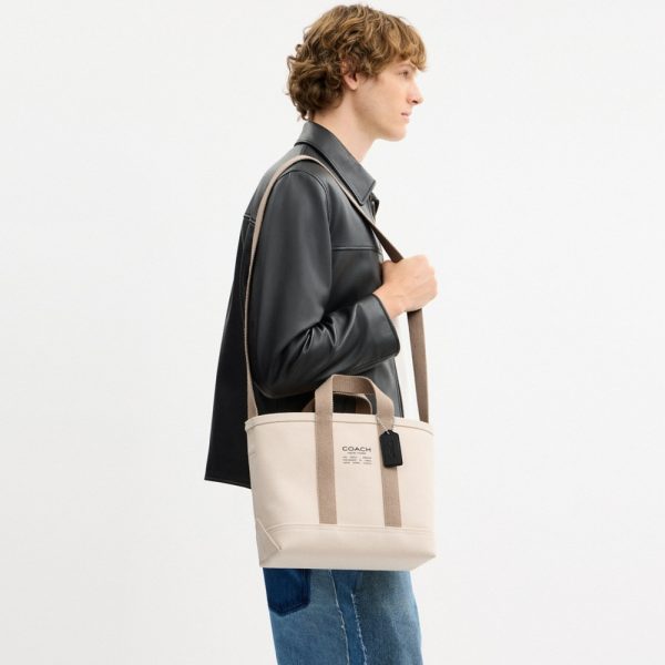 Coach Outlet Utility Tote 27 - Preorder