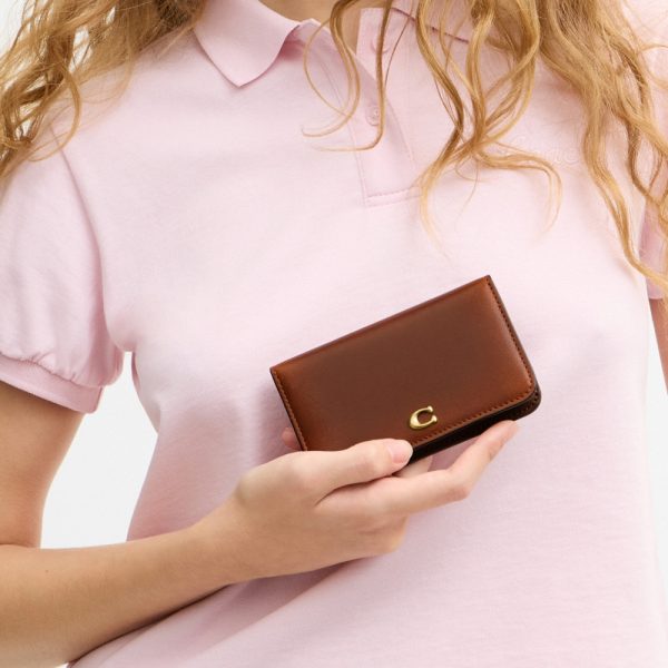 Coach Essential Slim Card Case In Loved Leather - Preorder