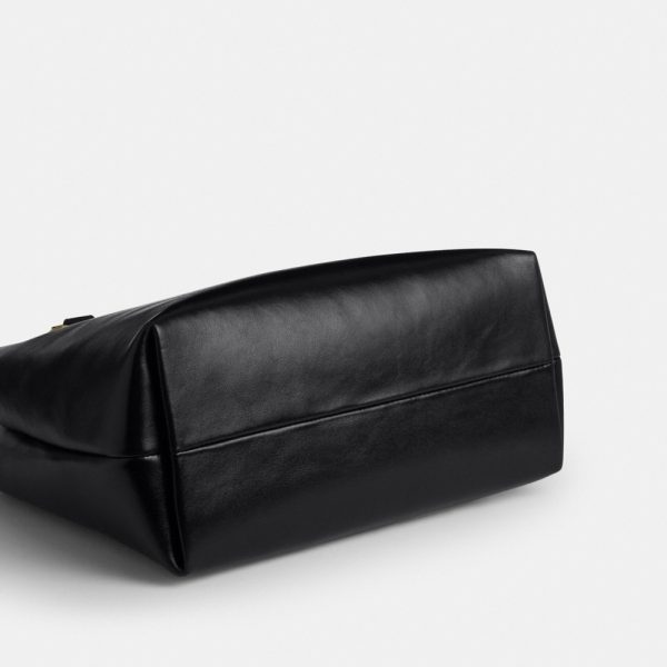 Coach Outlet Station Carryall Bag - Preorder