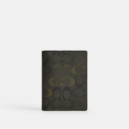 Coach Outlet Passport Card Case In Signature Camo Print - Preorder — Silver/Green