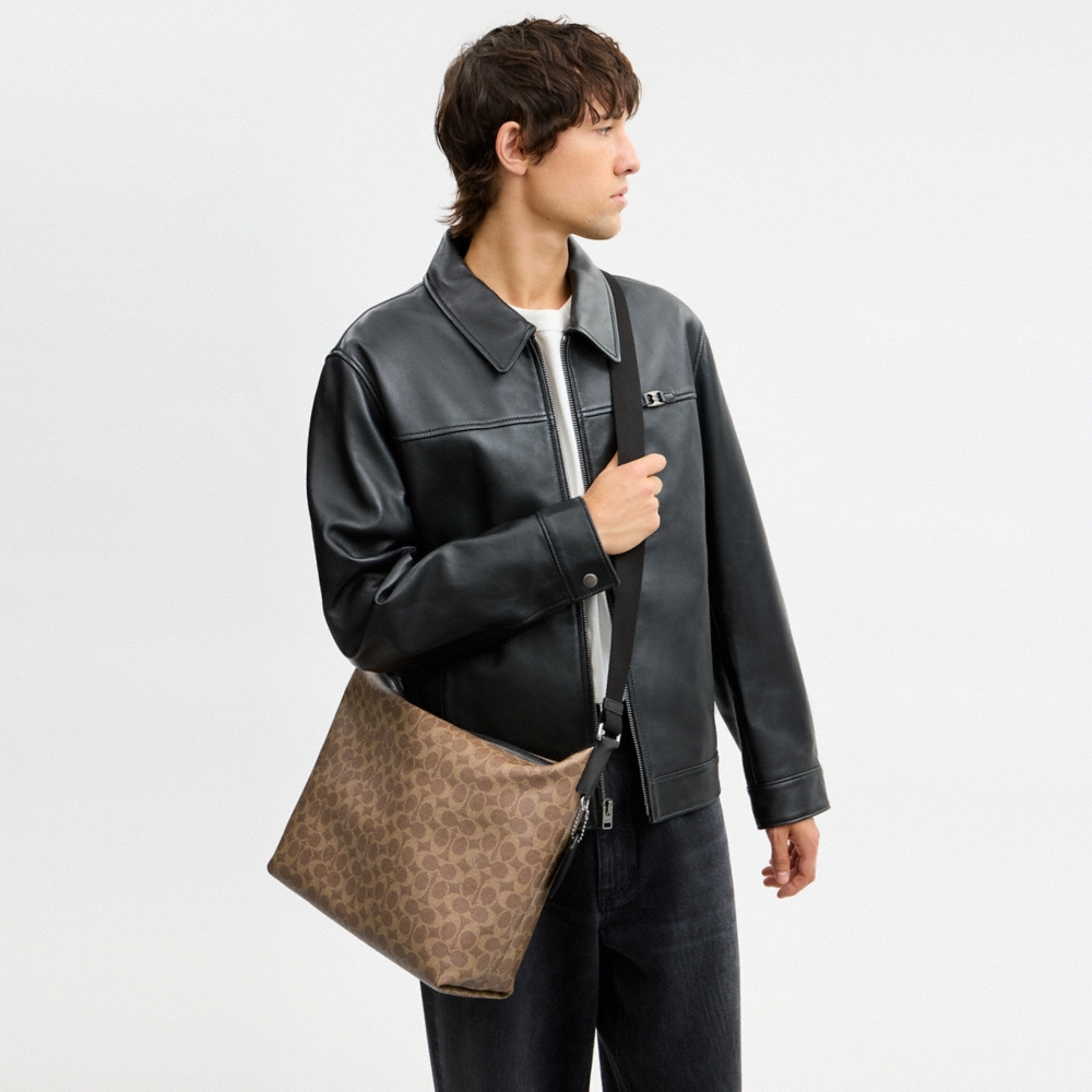 Coach Outlet Finn Hobo Bag 32 In Signature Canvas - Preorder