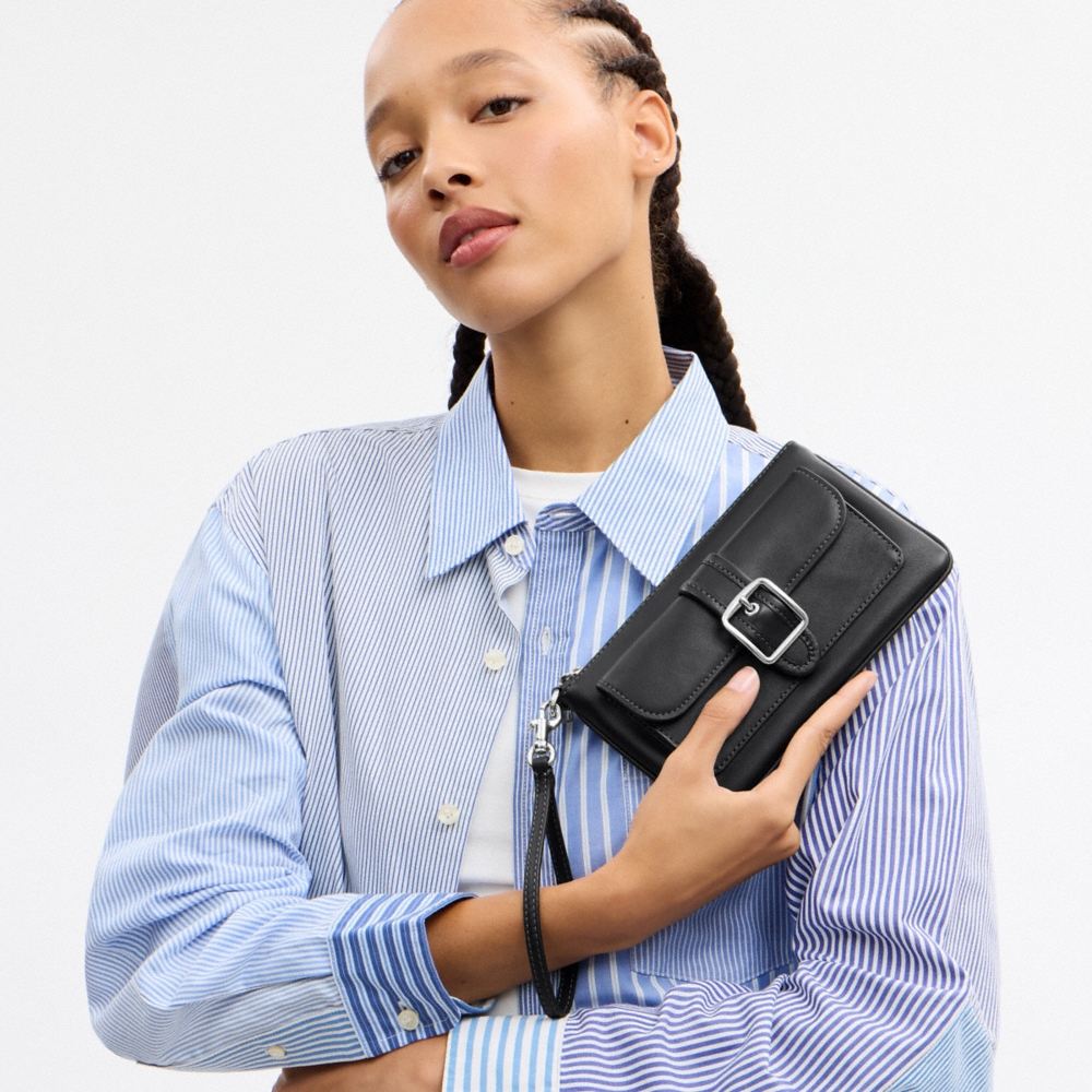 Coach Outlet Ashton Wristlet - Preorder