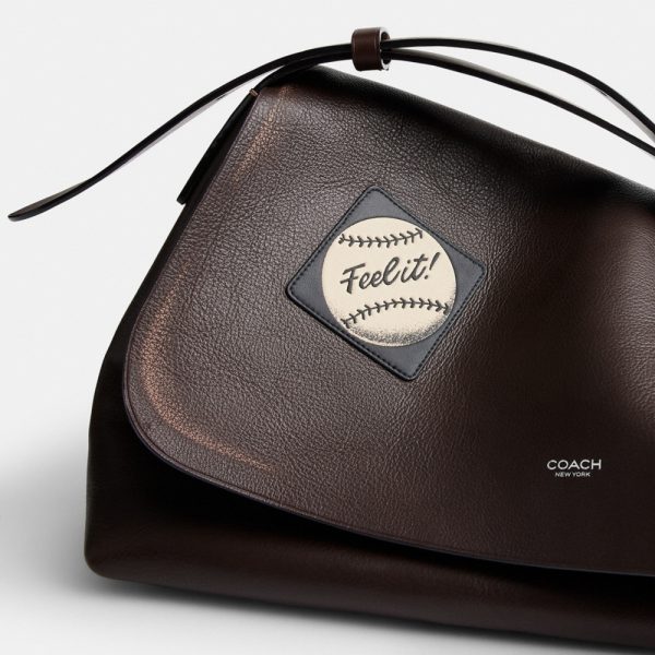 Coach Outlet Ludlow Messenger Bag In Loved Leather With Stickers - Preorder