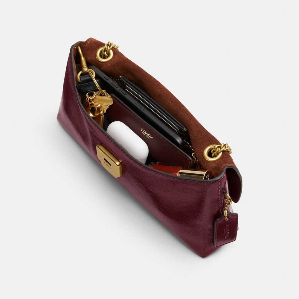Coach Chelsea Shoulder Bag 26 With Chain - Preorder