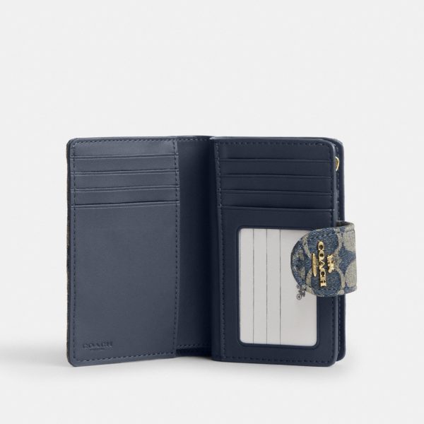 Coach Outlet Medium Corner Zip Wallet In Signature Regenerative Cotton Denim - Preorder