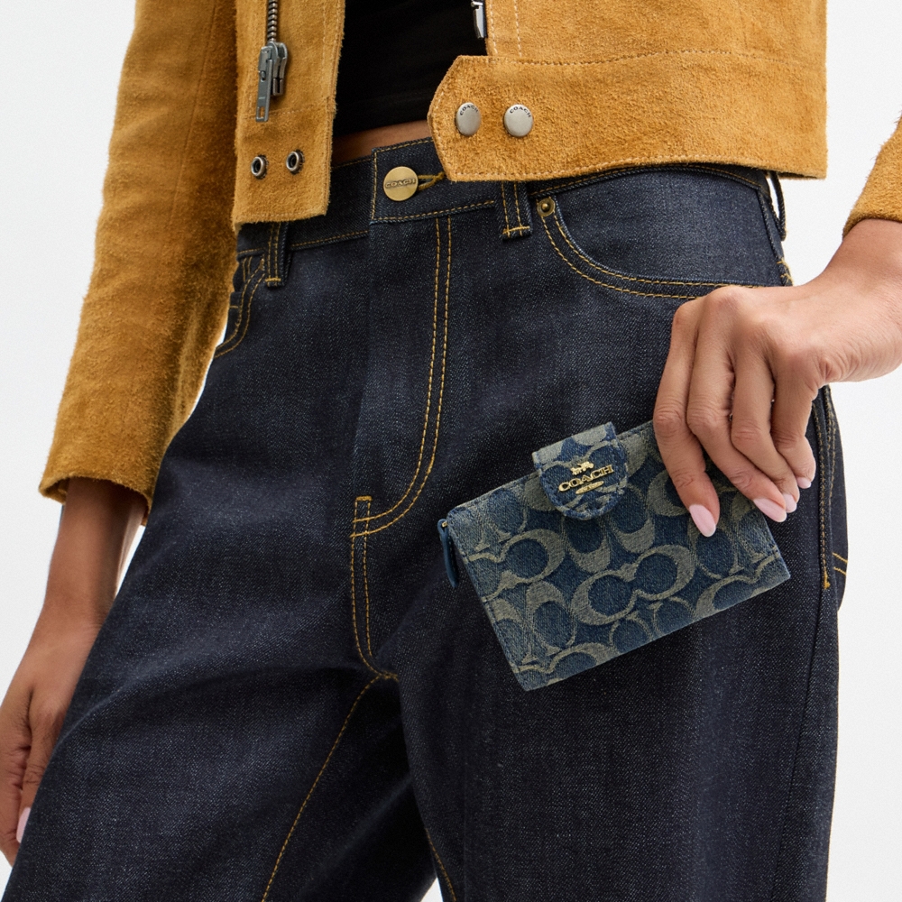 Coach Outlet Medium Corner Zip Wallet In Signature Regenerative Cotton Denim - Preorder