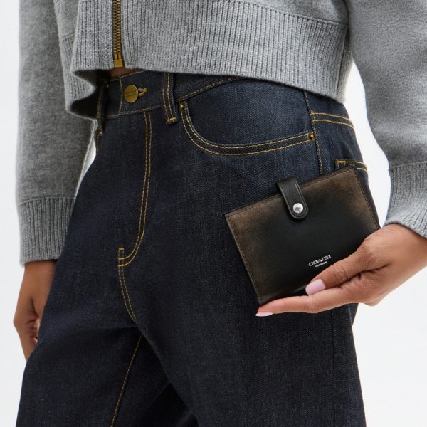 Coach Outlet 2-In-1 Wallet In Loved Leather - Preorder
