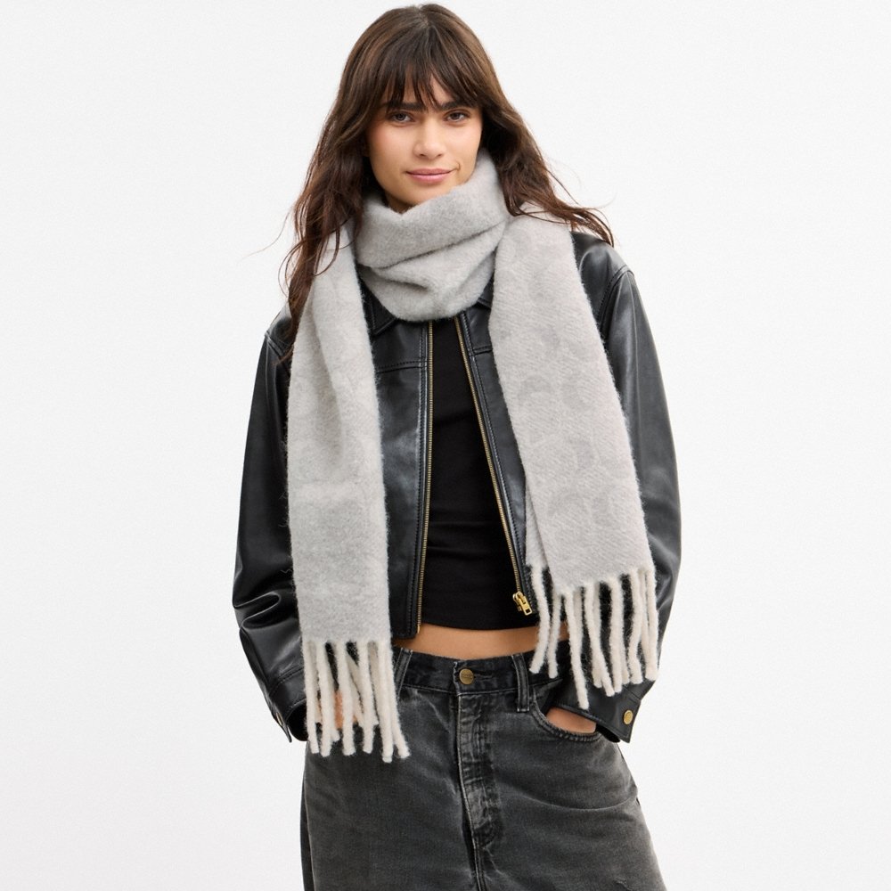 Coach Outlet Signature Muffler - Preorder