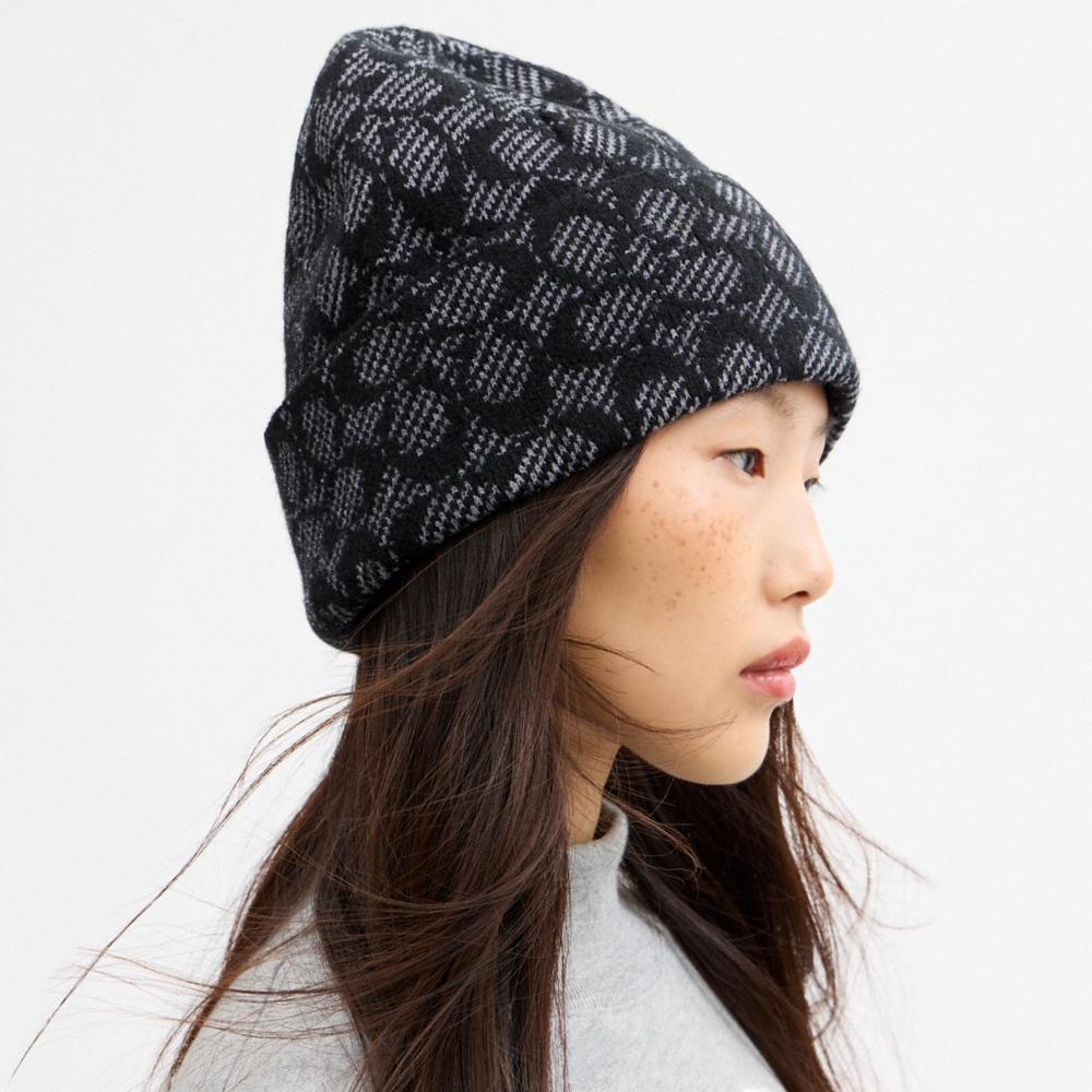Coach Outlet Signature Beanie - Preorder