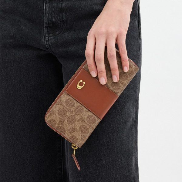 Coach Outlet Essential Slim Accordion Zip Wallet In Signature Canvas - Preorder