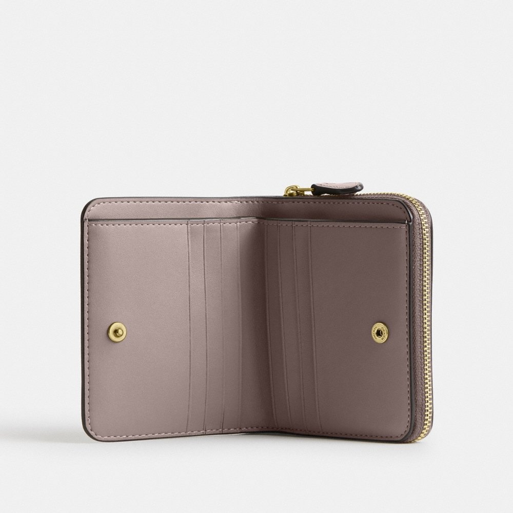Coach Outlet New York Billfold Wallet - Preorder