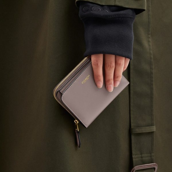 Coach Outlet New York Billfold Wallet - Preorder