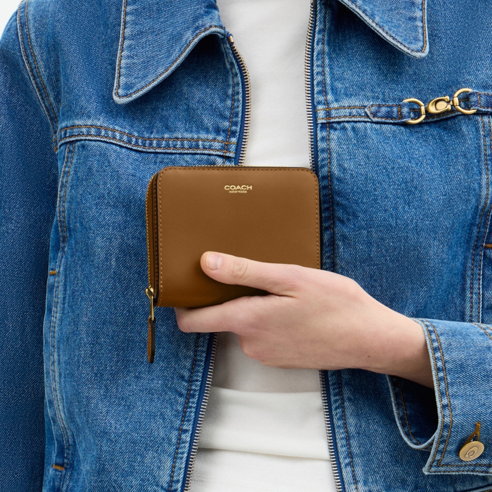 Coach Outlet New York Billfold Wallet - Preorder