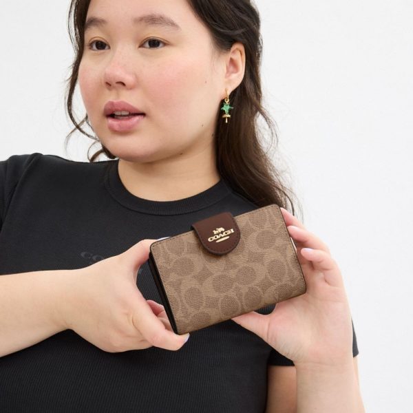 Coach Outlet Medium Corner Zip Wallet In Signature Canvas - Preorder