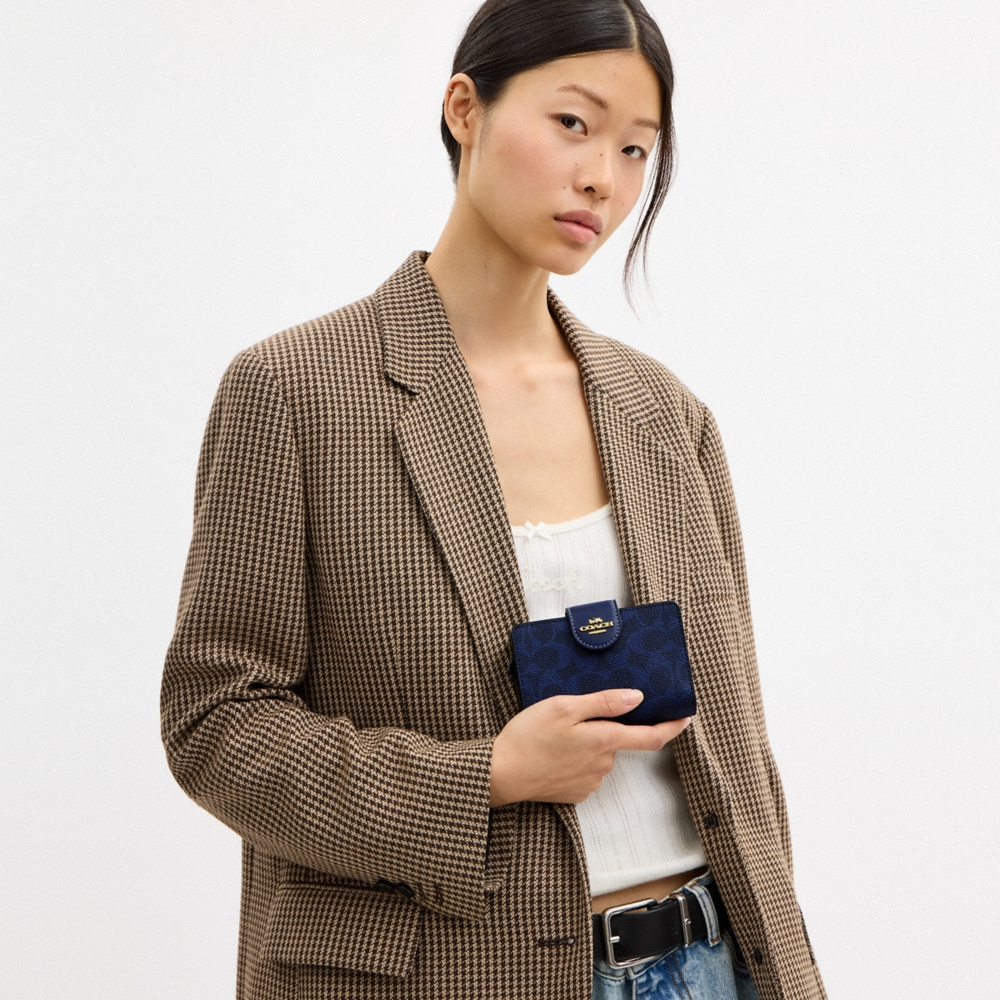 Coach Outlet Medium Corner Zip Wallet In Signature Canvas - Preorder