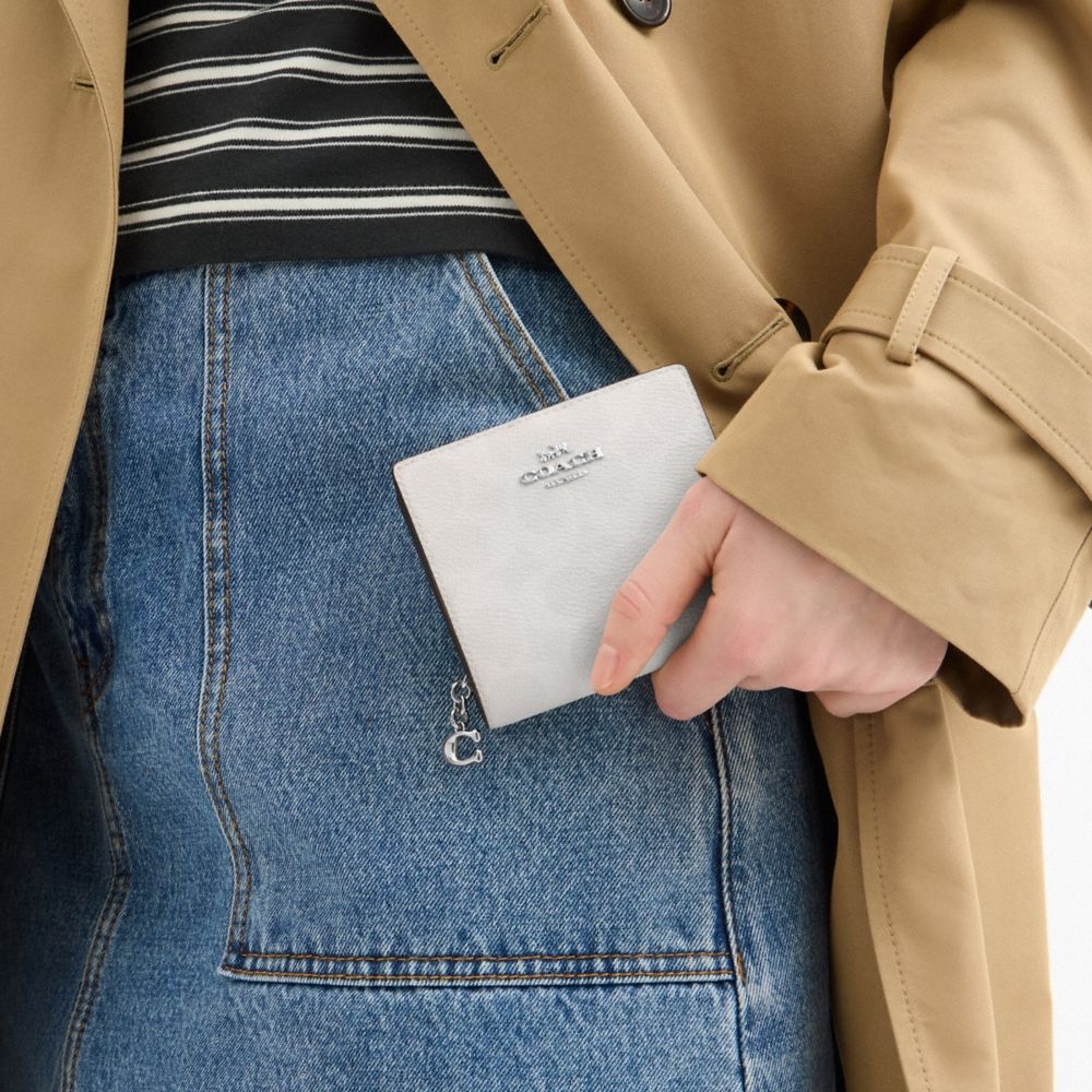 Coach Outlet Snap Wallet In Signature Canvas - Preorder