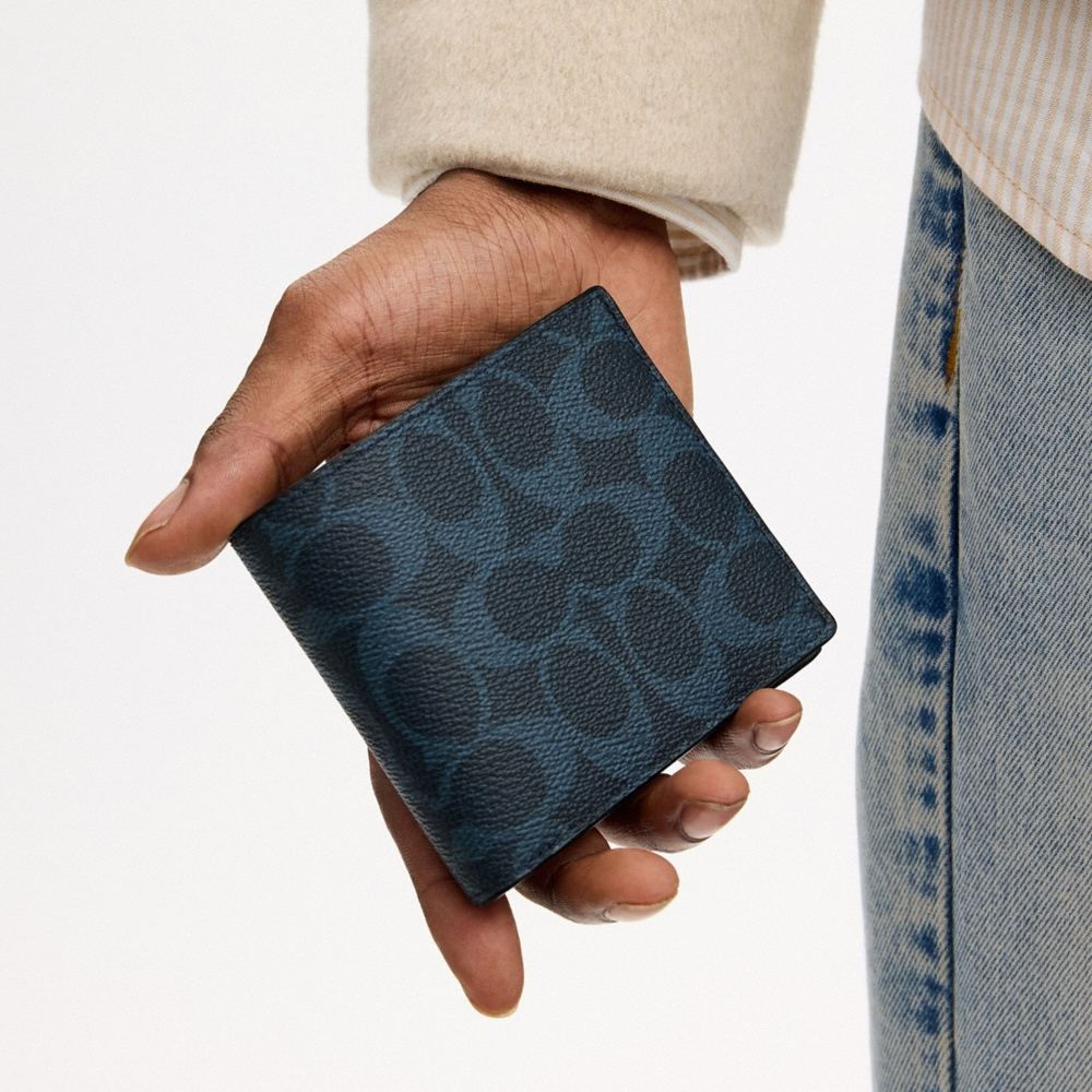 Coach Outlet Id Billfold Wallet In Signature Canvas - Preorder