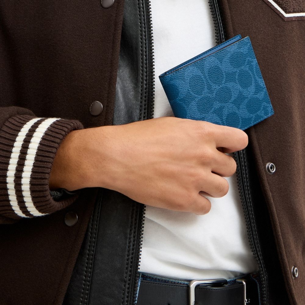 Coach Outlet Id Billfold Wallet In Signature Canvas - Preorder