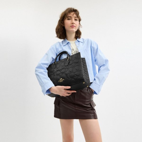 Coach Outlet Maggie Tote Bag In Signature Leather - Preorder