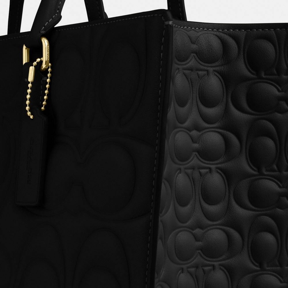 Coach Outlet Maggie Tote Bag In Signature Leather - Preorder