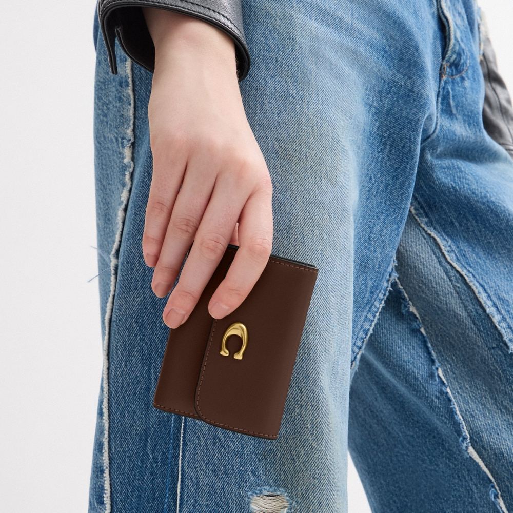 Coach Outlet Essential Card Holder Wallet - Preorder