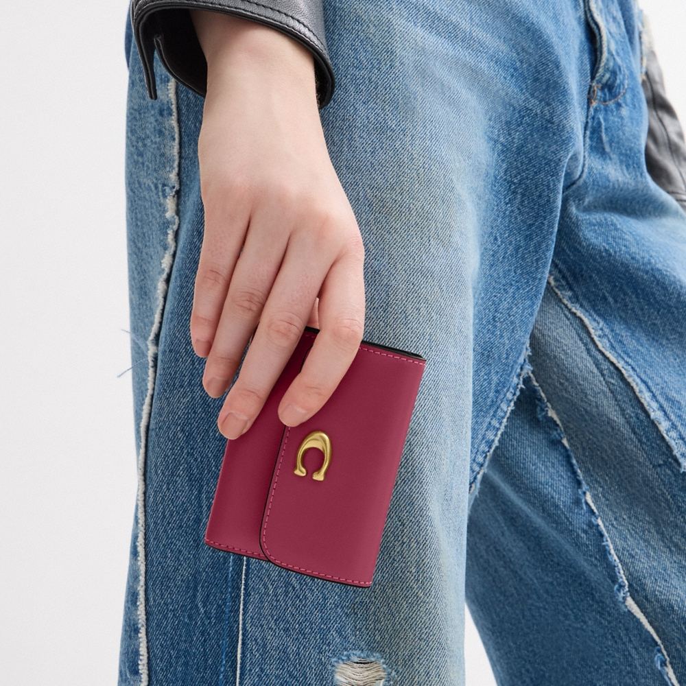 Coach Outlet Essential Card Holder Wallet - Preorder