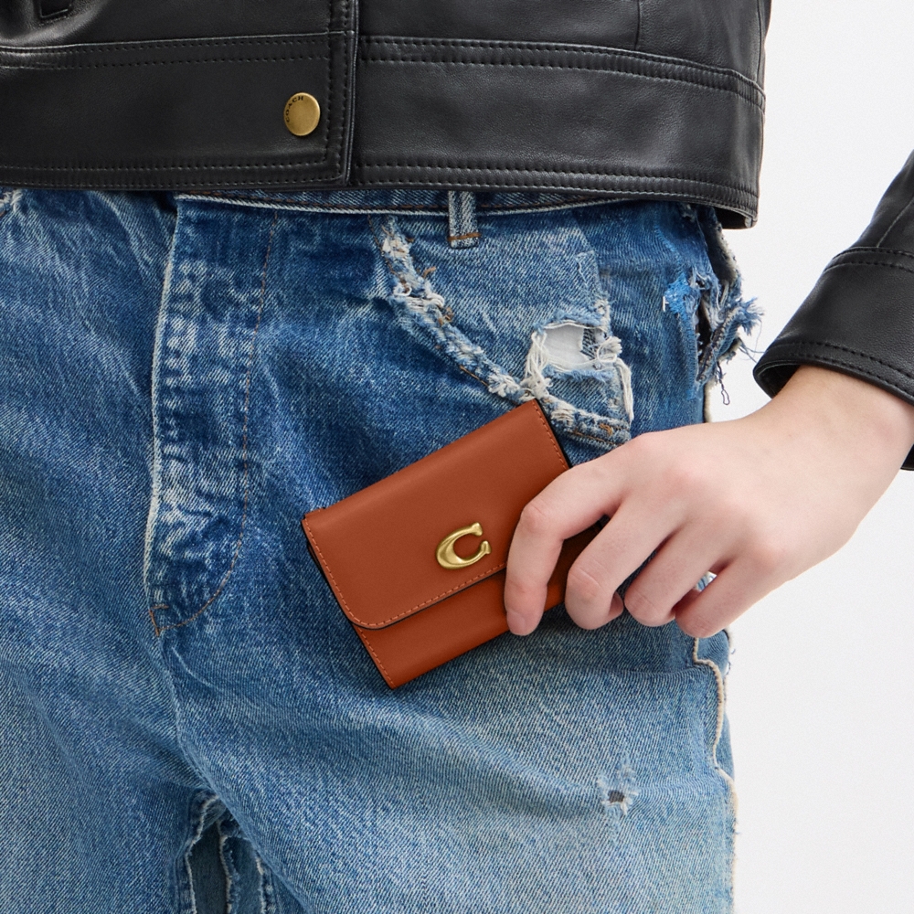 Coach Outlet Essential Card Holder Wallet - Preorder