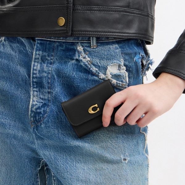 Coach Outlet Essential Card Holder Wallet - Preorder