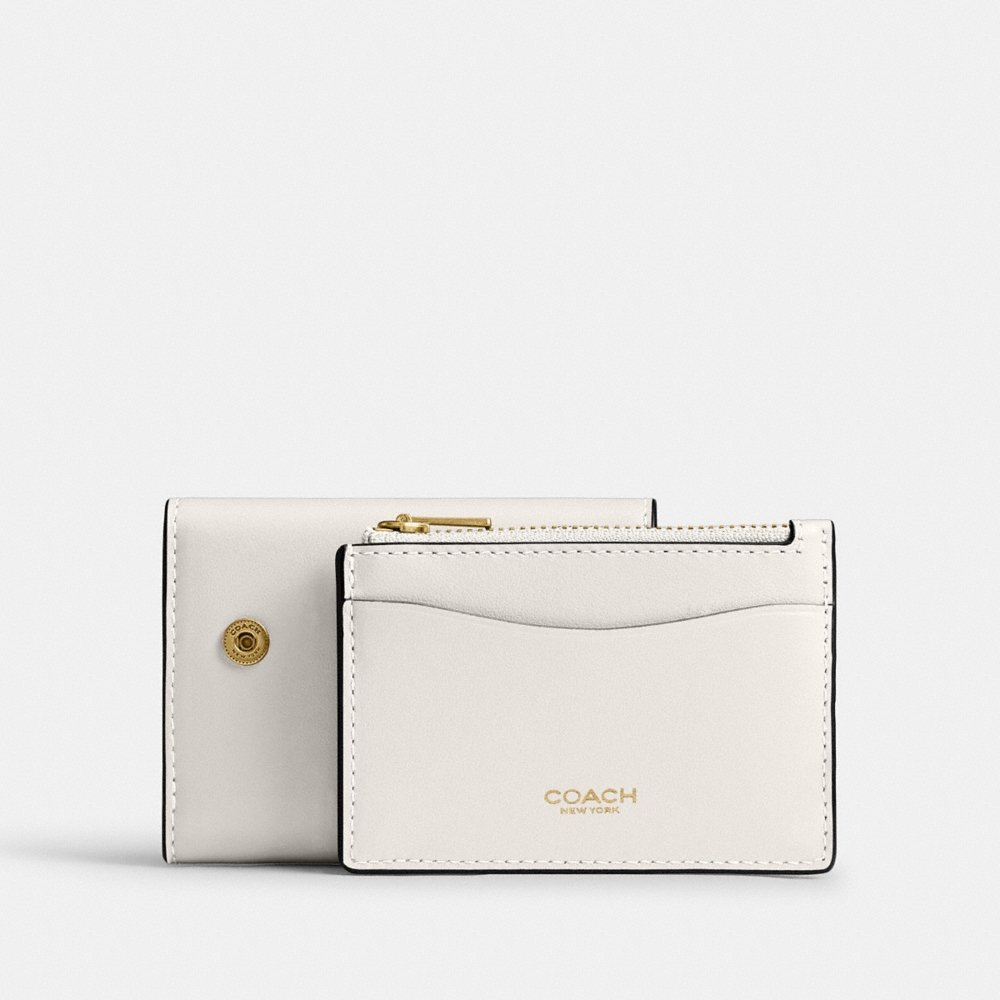 Coach Outlet Essential Card Holder Wallet - Preorder