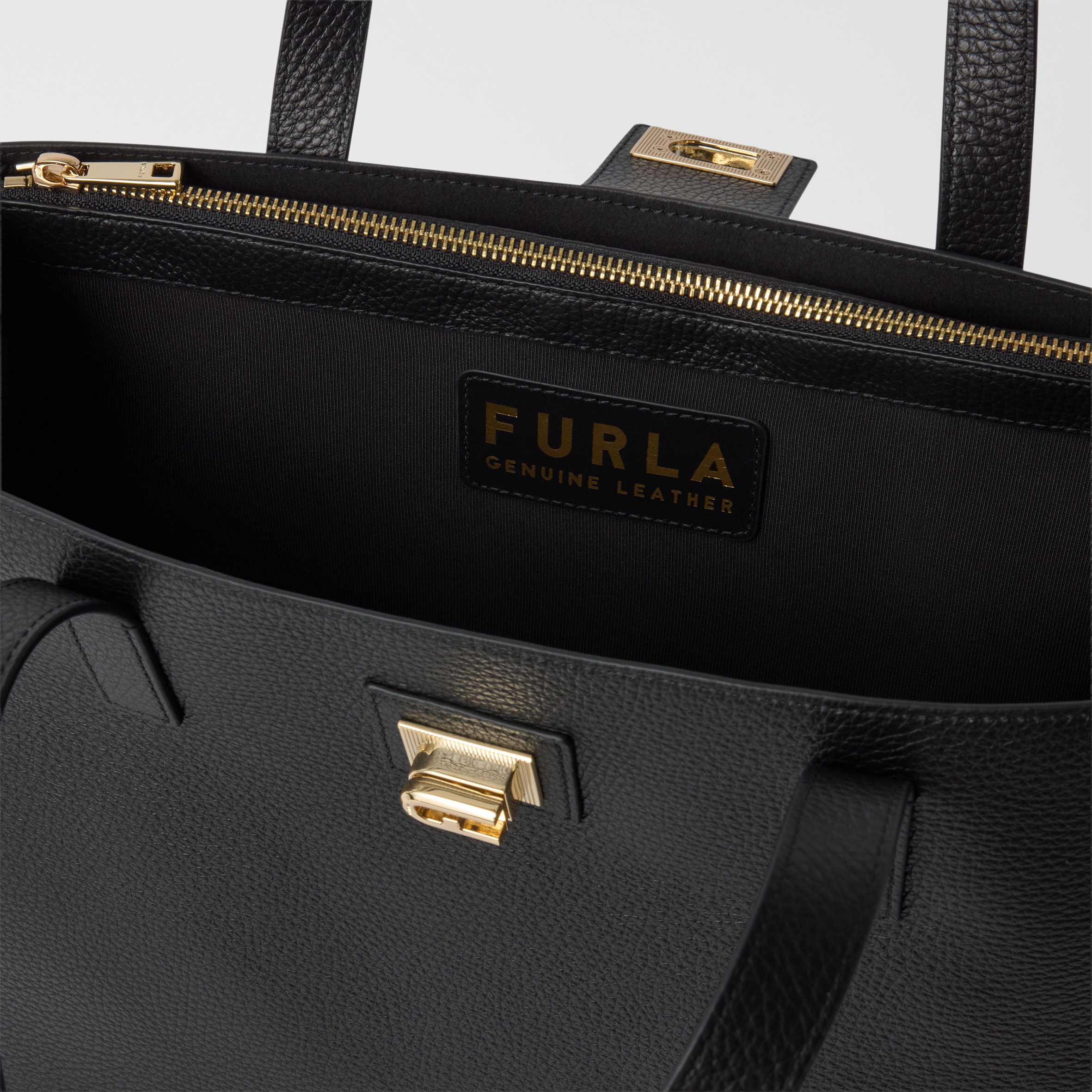 Furla Lynette Shoulder Bag XL Weekend Nero Bahia smooth calf leather Electric Red interior 2026