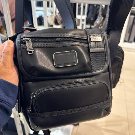 TUMI Kerby Crossbody - Outlet Physical Store - Preorder — Black