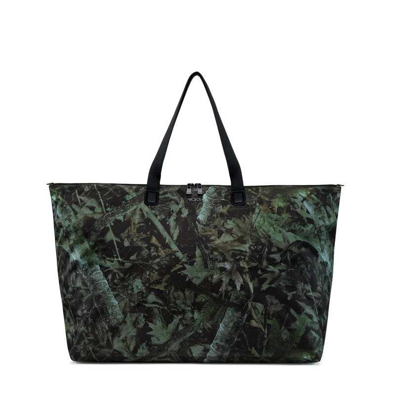 TUMI Voyageur Cam Large Tote 154172 black nylon 2025