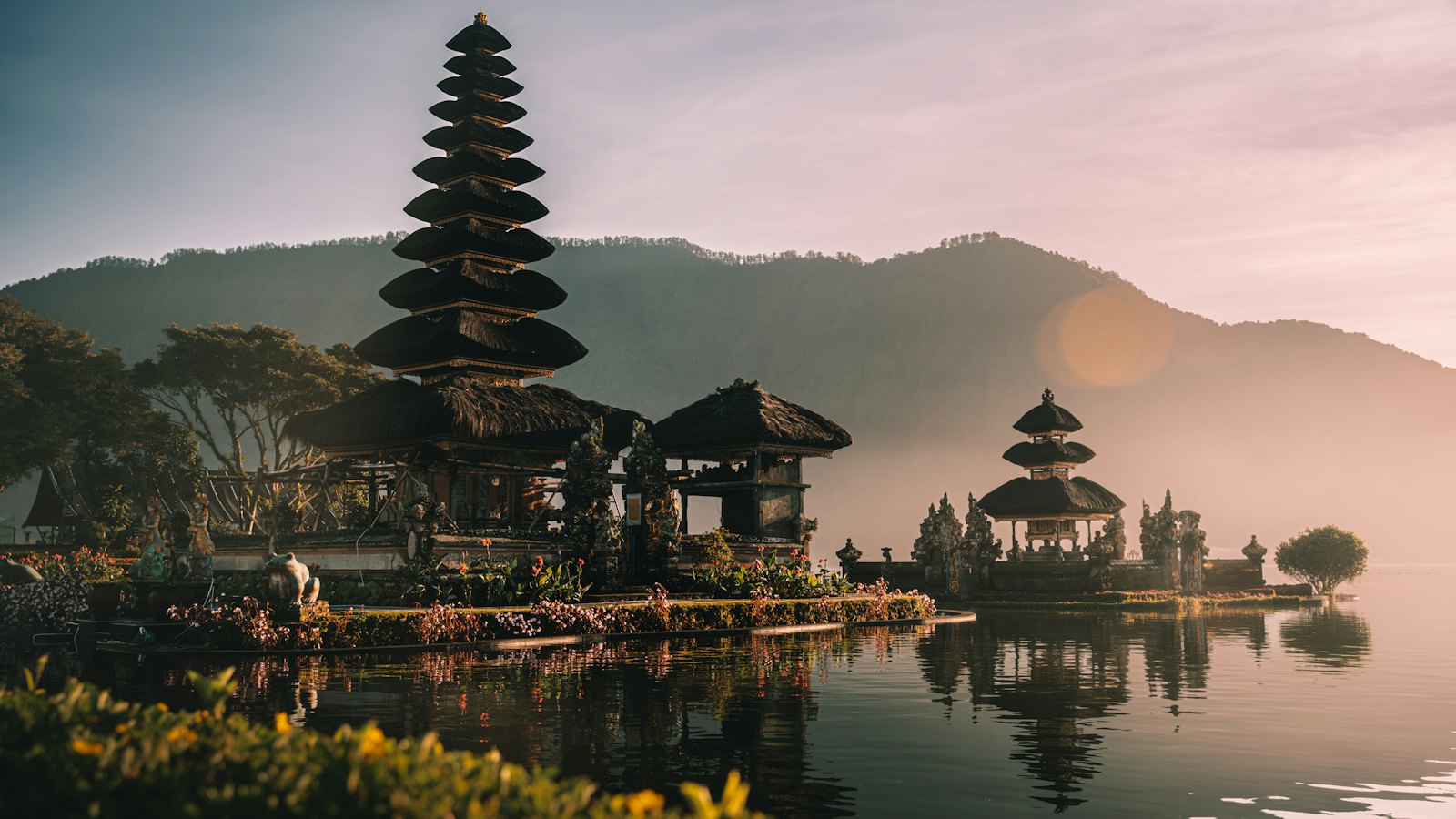 Pura Ulun Danu Beratan temple on Lake Beratan, Bali